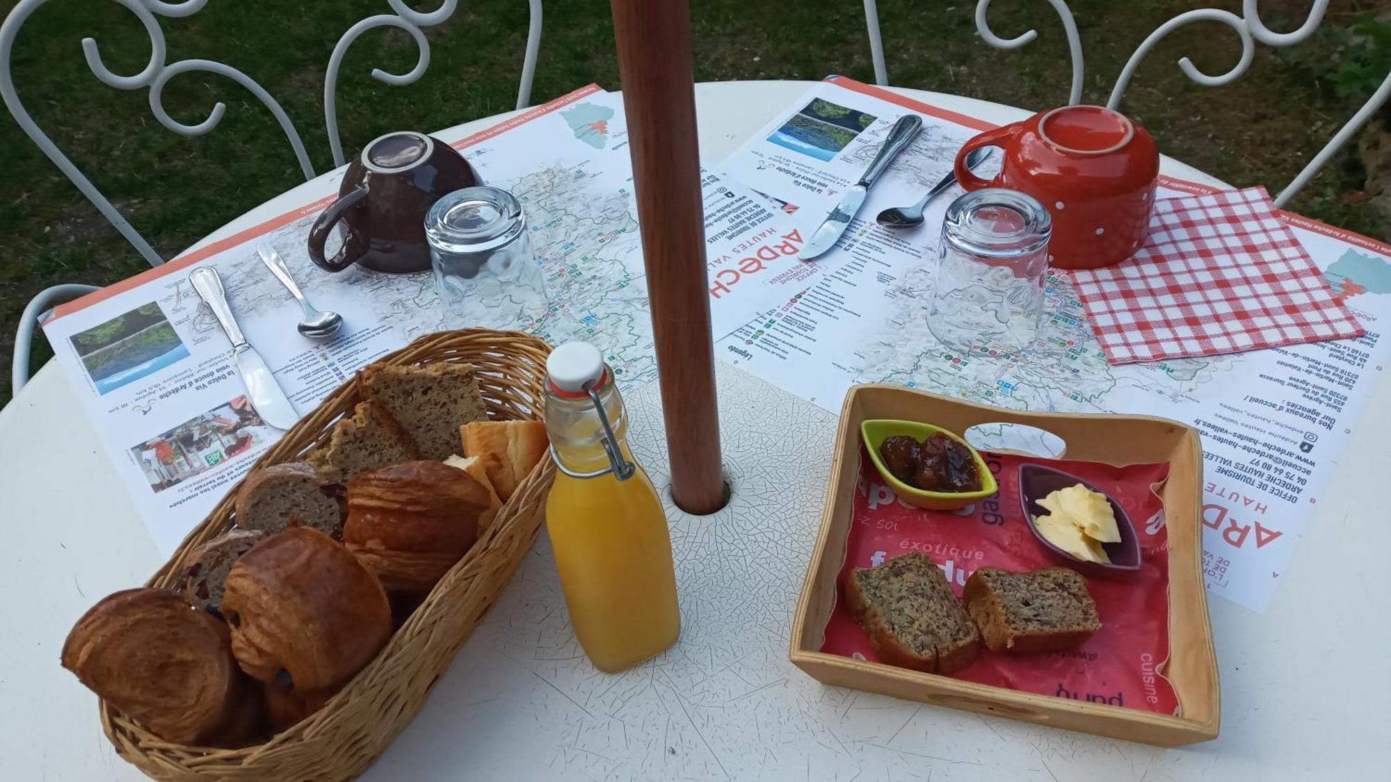 לינה וארוחת בוקר Le Relais De Rochepaule מראה חיצוני תמונה