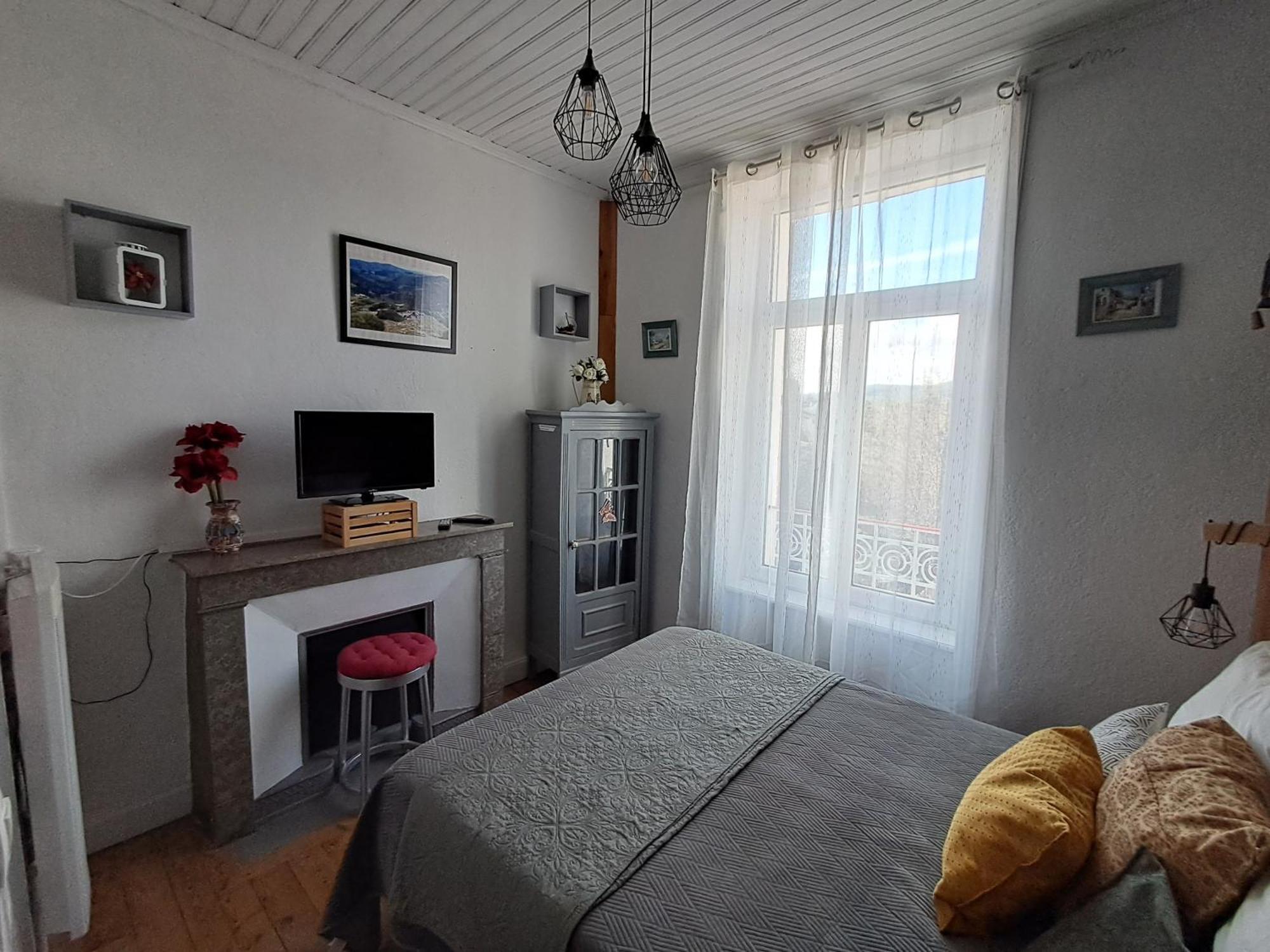 לינה וארוחת בוקר Le Relais De Rochepaule מראה חיצוני תמונה